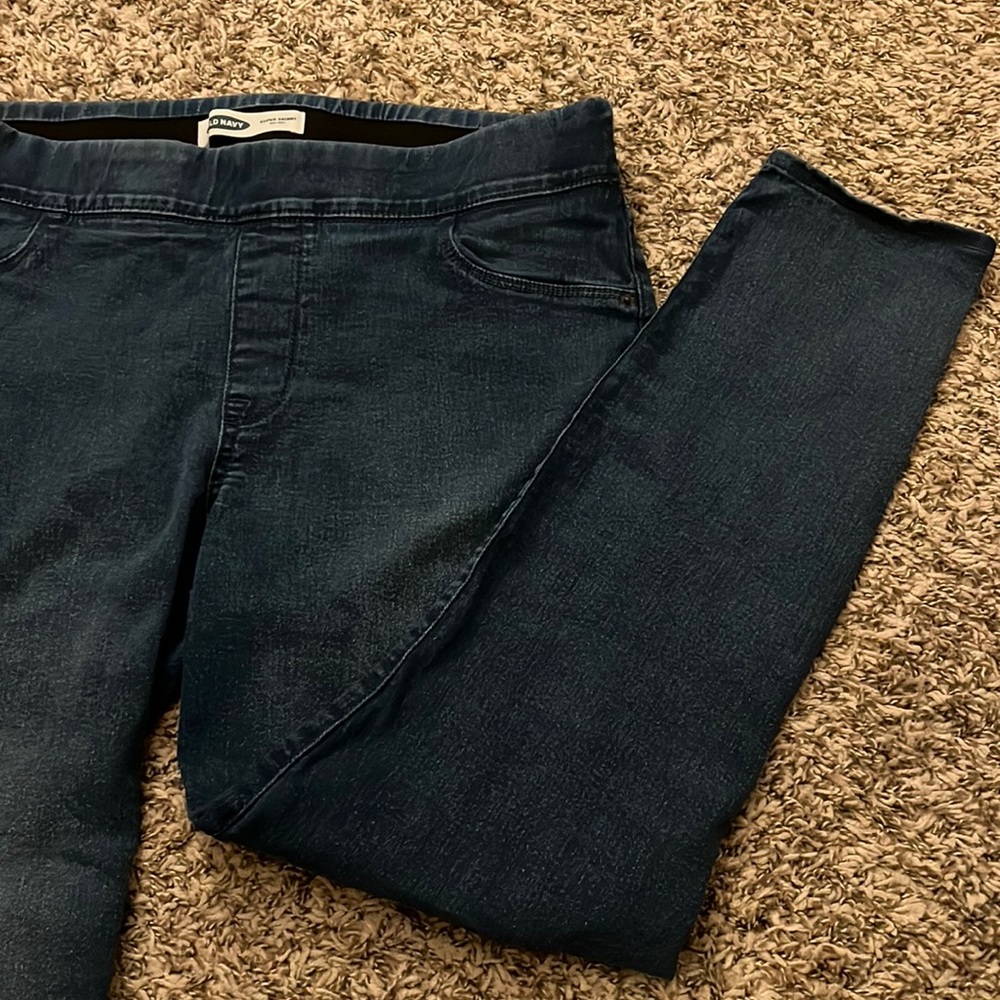 Old Navy Size 16 Super Skinny Mid-Rise Jeans with Flattering Waist Band